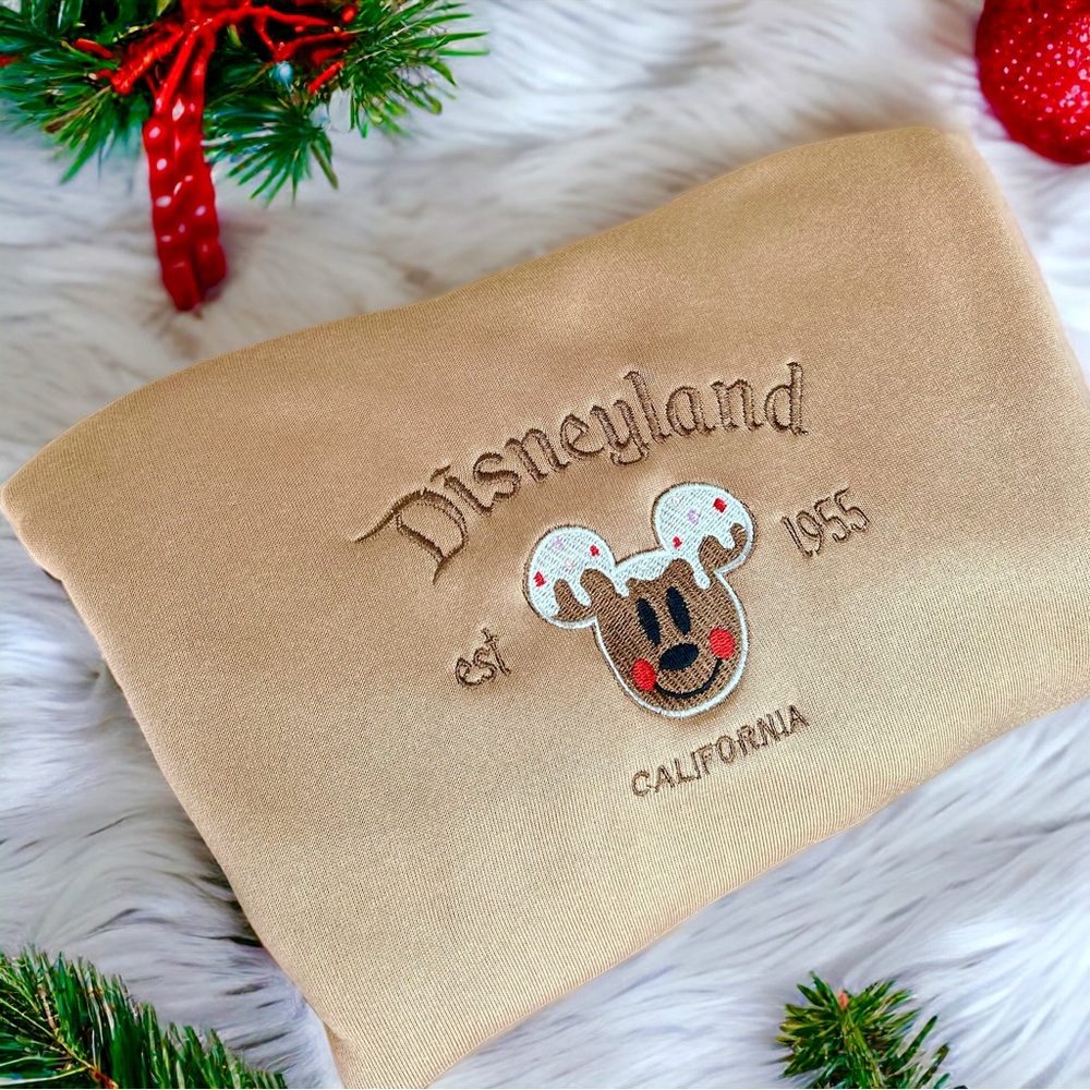 Disneyland embroidered Crewneck